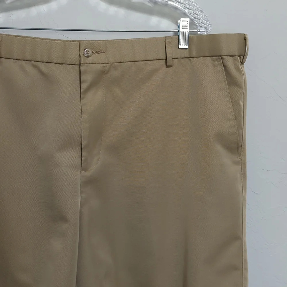 DOCKERS Premium Golf Brown Tan Short Size 44 Waist
